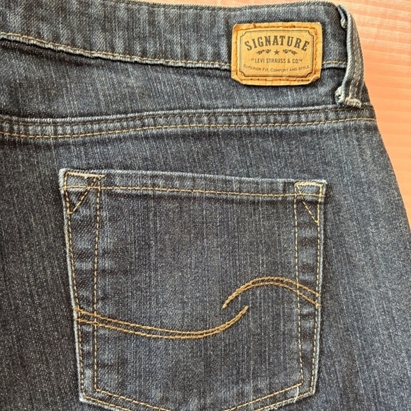 Signature by Levi Strauss & Co. Low Rise Boot Cut Jeans Dark Denim Size 14 Long - Picture 6 of 8